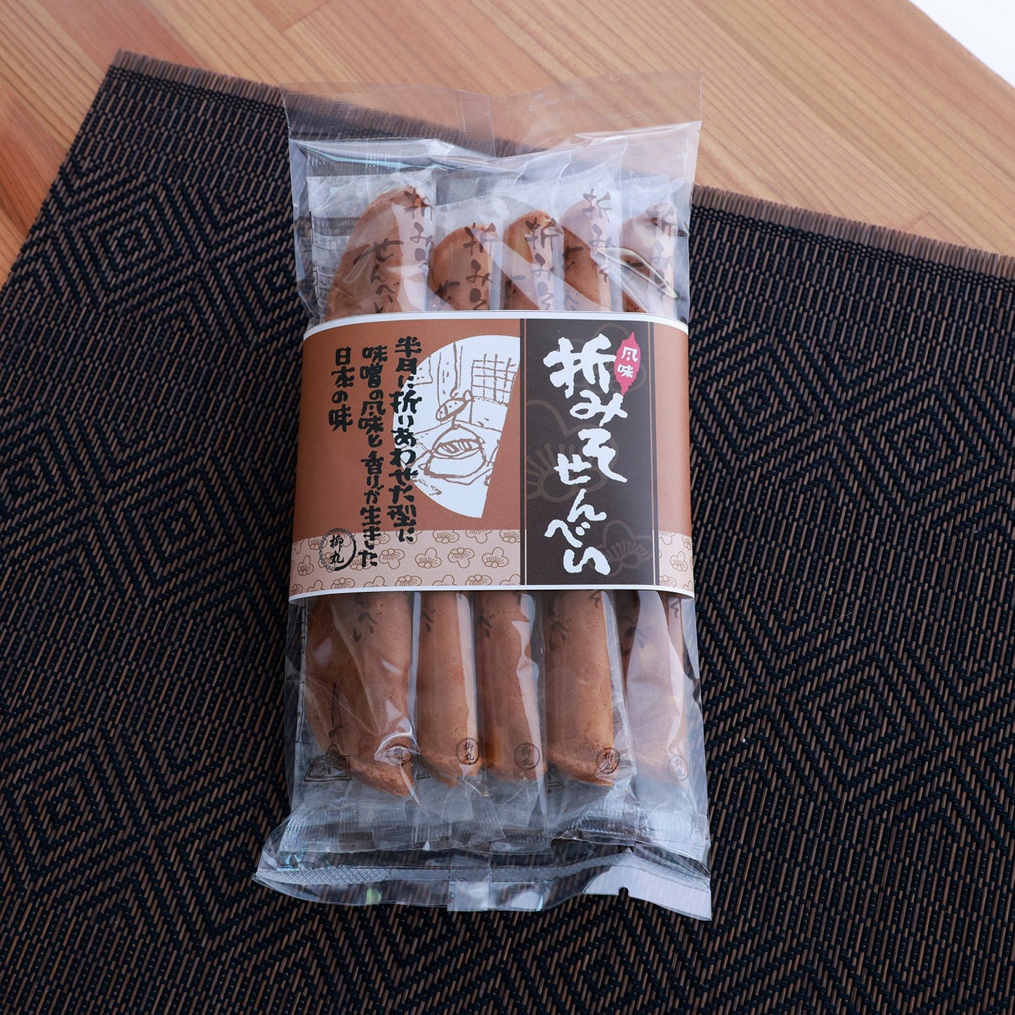 味噌の風味と香りが生きた日本の味「折みそせんべい」